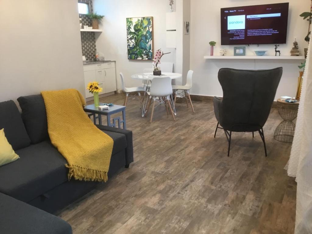 2 Bdr Beach Apartment, Generator Parking Included San Juan Buitenkant foto